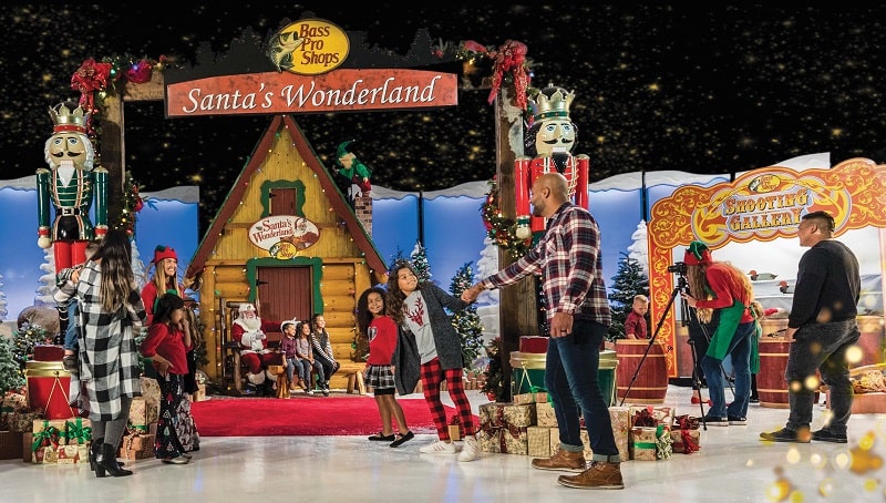 Bass Pro Shop Santa Wonderland