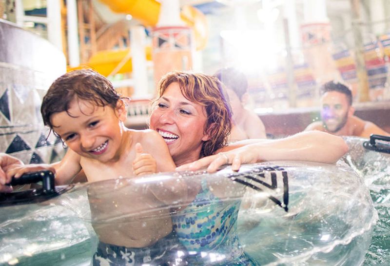 kids playing at the waterpark