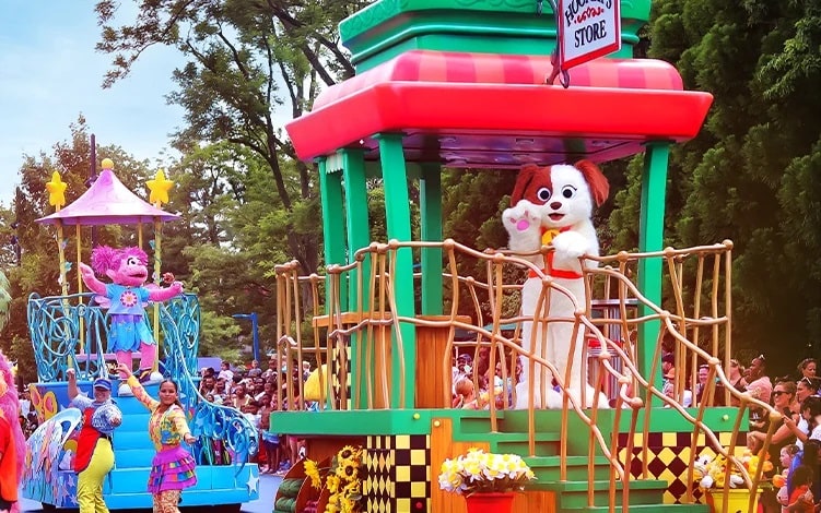 Best Amusement Park Near Me - Parade